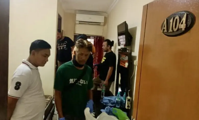 Pria Misterius Ditemukan Tewas di Kamar Hotel Rahayu Pria Misterius Ditemukan Tewas di Kamar Hotel Rahayu
