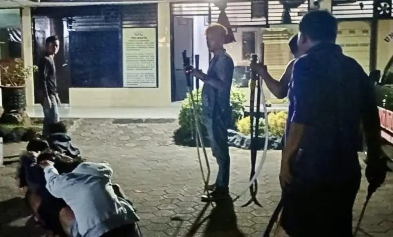 Polisi Amankan Empat Remaja Bersajam Polisi Amankan Empat Remaja Bersajam
