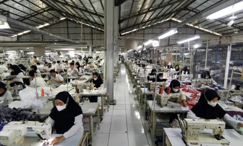 FOTO: Pabrik Garment di Pemalang Penuhi Produksi Dalam Negeri FOTO: Pabrik Garment di Pemalang Penuhi Produksi Dalam Negeri