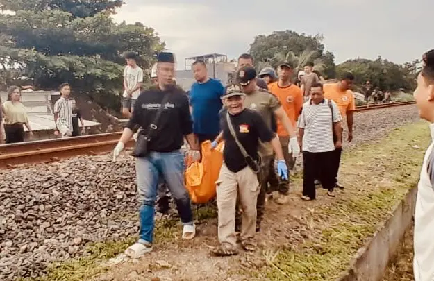 Terobos Palang Pintu, Siswi SMK 10 Tewas Tertabrak KA Terobos Palang Pintu, Siswi SMK 10 Tewas Tertabrak KA