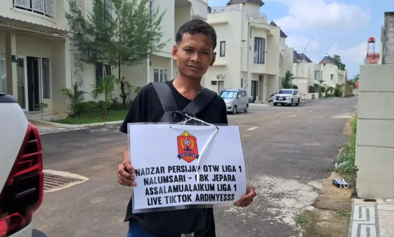 Persijap Lolos Liga 1, Suporter Jalan Kaki 33,3 Km Persijap Lolos Liga 1, Suporter Jalan Kaki 33,3 Km