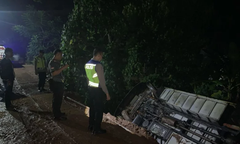 Satu Meninggal dalam Kecelakaan Bus Rombongan Pengajian di Wonogiri Satu Meninggal dalam Kecelakaan Bus Rombongan Pengajian di Wonogiri