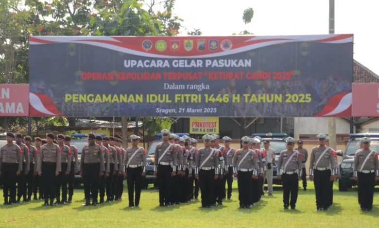 Bupati Sragen Minta TNI-Polri Humanis Layani Pemudik Bupati Sragen Minta TNI-Polri Humanis Layani Pemudik