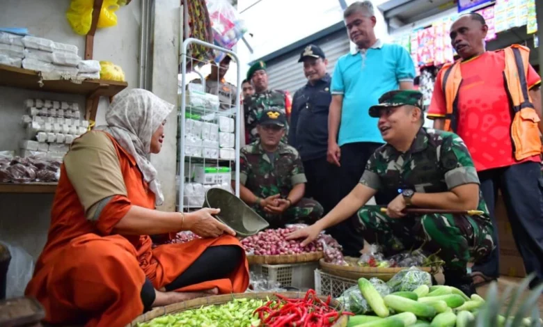 Ramadan, Dandim Jepara Cek Kebutuhan Pangan di Pasar Ramadan, Dandim Jepara Cek Kebutuhan Pangan di Pasar