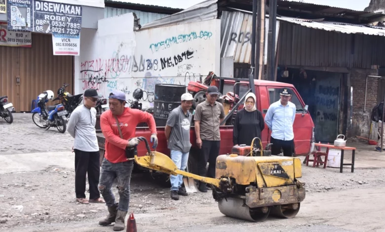 Etik-Sapto Sidak, Pastikan Pengerjaan Jalan Rusak Etik-Sapto Sidak, Pastikan Pengerjaan Jalan Rusak