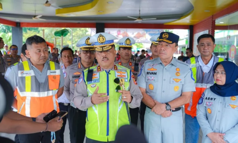 Jelang Operasi Ketupat, Kakorlantas Polri Tinjau Tol Jakarta-Merak Jelang Operasi Ketupat, Kakorlantas Polri Tinjau Tol Jakarta-Merak