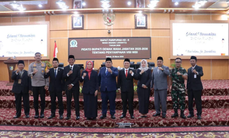 Komitmen Bupati Demak Wujudkan Visi dan Misi di Periode Kedua Komitmen Bupati Demak Wujudkan Visi dan Misi di Periode Kedua