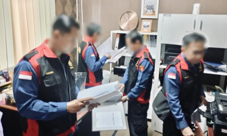 Kejati Jateng Geledah Kantor BUMD Cilacap Kejati Jateng Geledah Kantor BUMD Cilacap