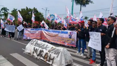 FSB Garteks KSBSI Gruduk Kantor Bupati, Tuntut Kenaikan Upah 15 Persen