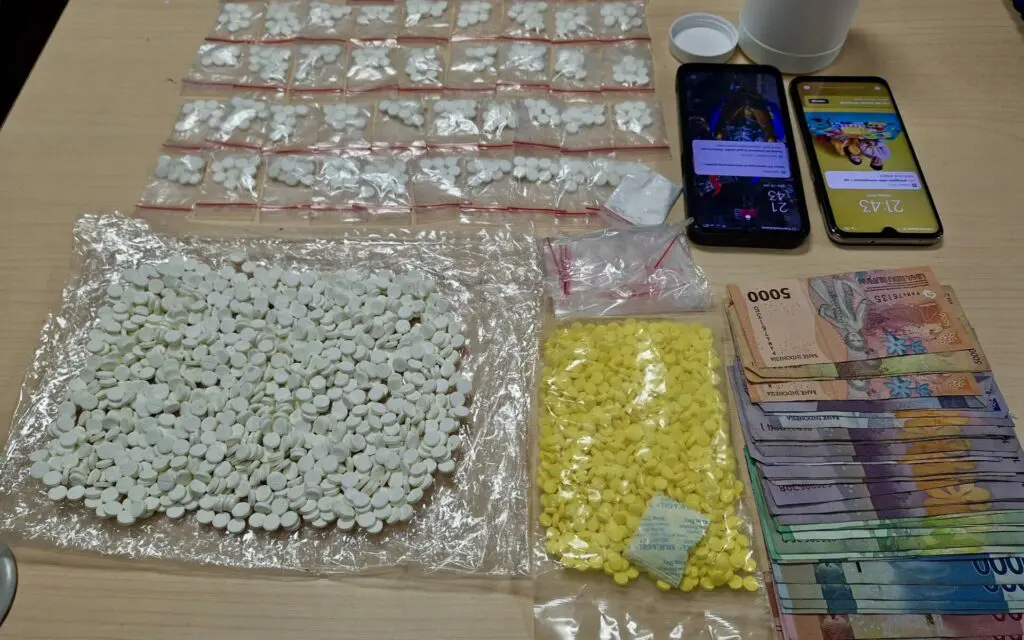 Ribuan pil koplo yang diamankan Polairud Baharkam Polri.