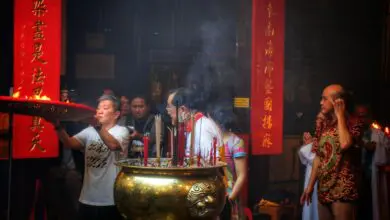FOTO: Tradisi Ritual Doa Antar Dewa Menuju ke Langit
