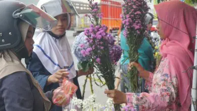 Pedagang Kembang Raup Cuan Jelang Ramadhan