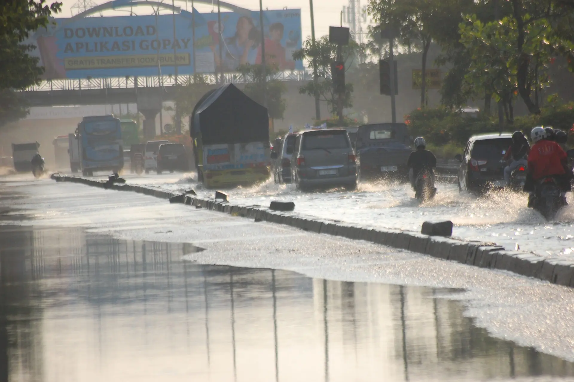 FOTO: Banjir dan Rob di Kaligawe Semarang - inilahjateng.com