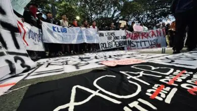 Ratusan Suporter PSIS Gelar Aksi di Mapolda Jateng