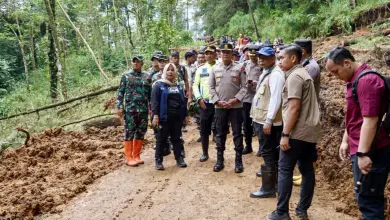 Kapolda Jateng Tinjau Longsor Petungkriyono di Pekalongan