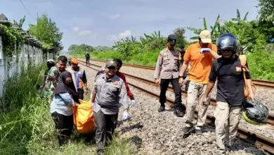 Pria Tanpa Identitas Tewas Tertemper Kereta Api