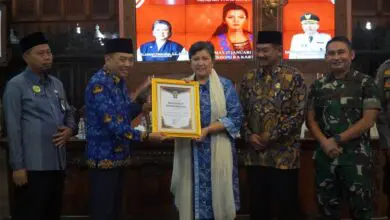 Lestari Moerdijat Dapat Penghargaan dari Pemkab Jepara