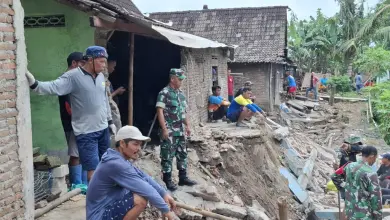 Tanah Longsor di Pinggiran Sungai, Empat Rumah Warga Rusak