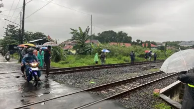 Pengendara Motor Tewas Tertemper Kereta Api