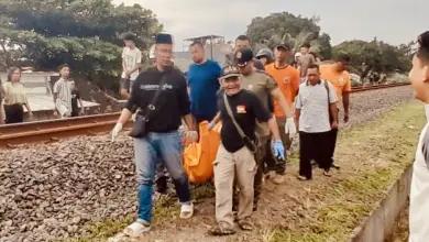 Terobos Palang Pintu, Siswi SMK 10 Tewas Tertabrak KA