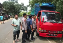 Ditemukan Supir Meninggal Di Dalam Truk