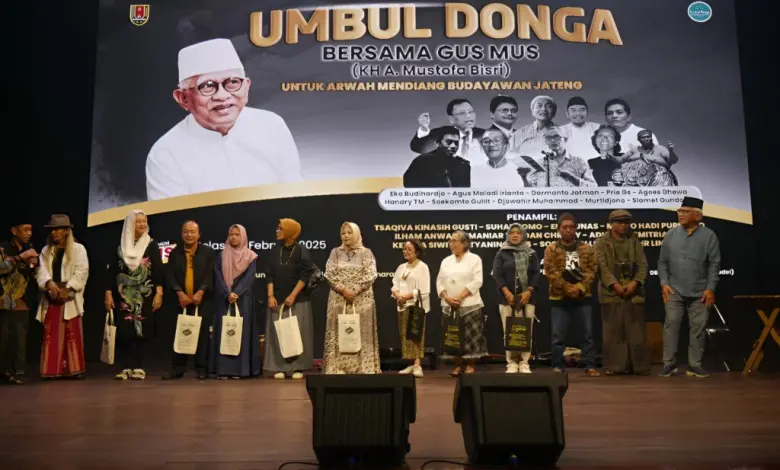 FOTO: Acara Umbul Donga Untuk Budayawan di Semarang
