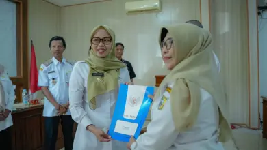 Bupati Demak Serahkan SK Purna Tugas,