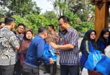 Warga Kurang Mampu di Sragen Mendapat Bantuan Paket Sembako