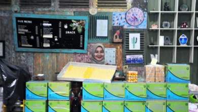 FOTO: Produksi Kue Kering Jelang Hari Lebaran