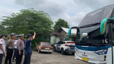 Amankan Perjalanan Mudik, Aparat Gabungan Cek Kelayakan Bus Mudik di Jepara
