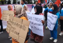Tuntut THR dan Pesangon, Buruh Geruduk Rumah Lukminto