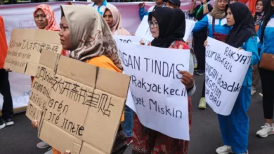Tuntut THR dan Pesangon, Buruh Geruduk Rumah Lukminto