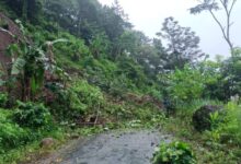 Tebing Setinggi 40 Meter Longsor, Tutupi Akses Jalan