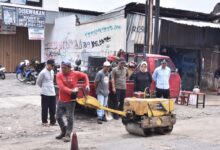 Etik-Sapto Sidak, Pastikan Pengerjaan Jalan Rusak