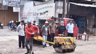 Etik-Sapto Sidak, Pastikan Pengerjaan Jalan Rusak