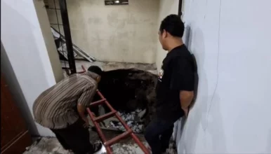 Lantai Balai RW 06 Kadipiro Ambrol, Dua Warga Jadi Korban