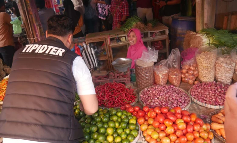 FOTO: Satgas Pangan Polrestabes Semarang Sidak 2 Pasar di Semarang