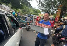 Pak Wito Bersama Persaudaraan Lintas Agama Bagi Takjil