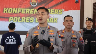 Pemuda Nekat Curi Mobil Tetangga di Alun Alun Demak